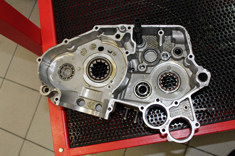Kapitalny remont silnika w motocyklach crossowych, naprawa skrzyń w motocyklach  KTM, Aprilia Suzuki, Yamaha, Kawasaki, Honda